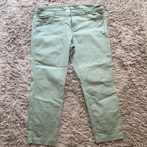 Old Navy green Pixie Chinos - size 16